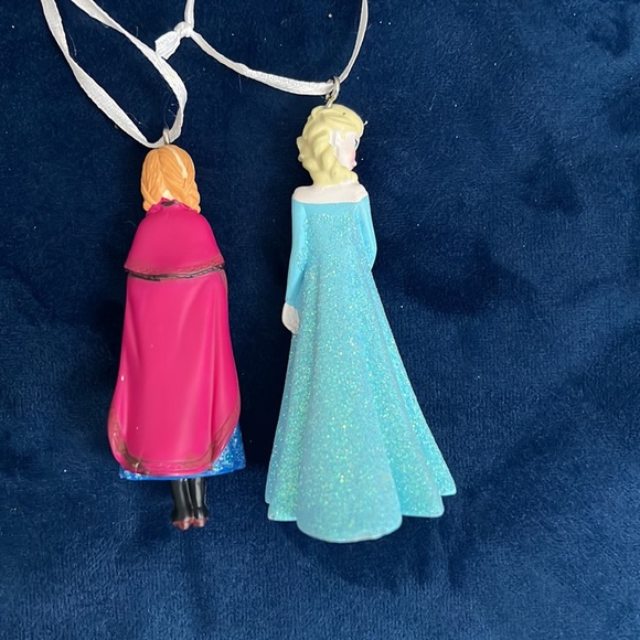 DISNEY FROZEN ANA AND ELSA ORNAMENTS - Picture 2 of 4